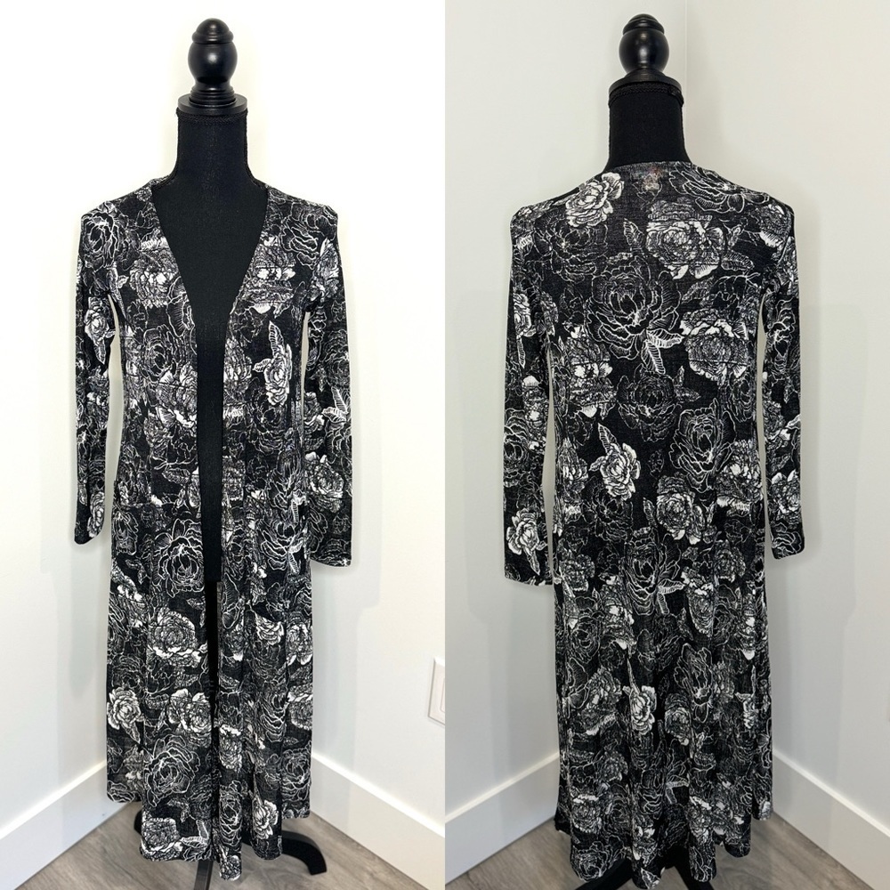 Lula Roe Black and White Long Sleeve Lightweight Floral Cardigan with Pockets